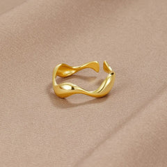 Verstelbare ring met golvend motief