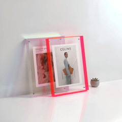 Heldere acryl fotolijst met foto